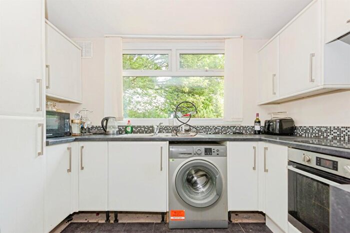 1 Bedroom Flat For Sale In Pages Close, Sutton Coldfield, B75