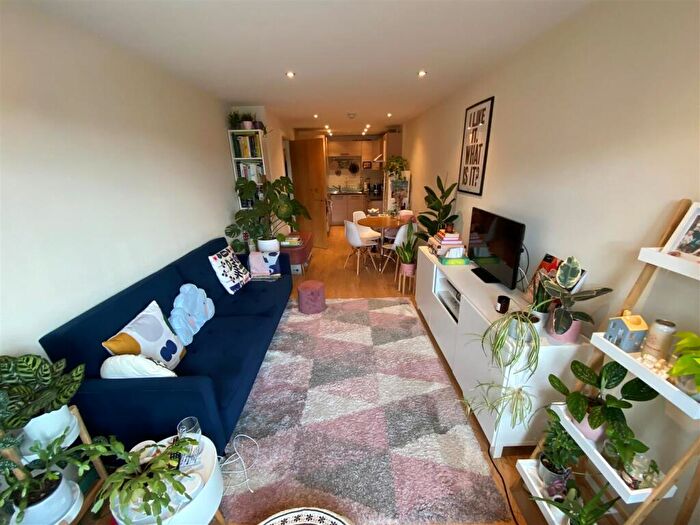 1 Bedroom Apartment To Rent In The Pulse, Manchester Street, Old Trafford, M16