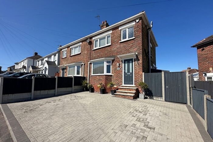 3 Bedroom Semi Detached House For Sale In Forelands Square, Deal, CT14