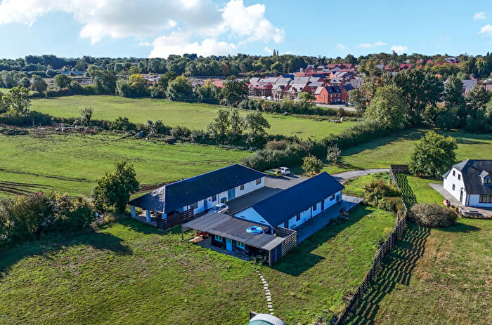 4 Bedroom Bungalow For Sale In Great Horwood Road, Winslow, Buckingham, MK18