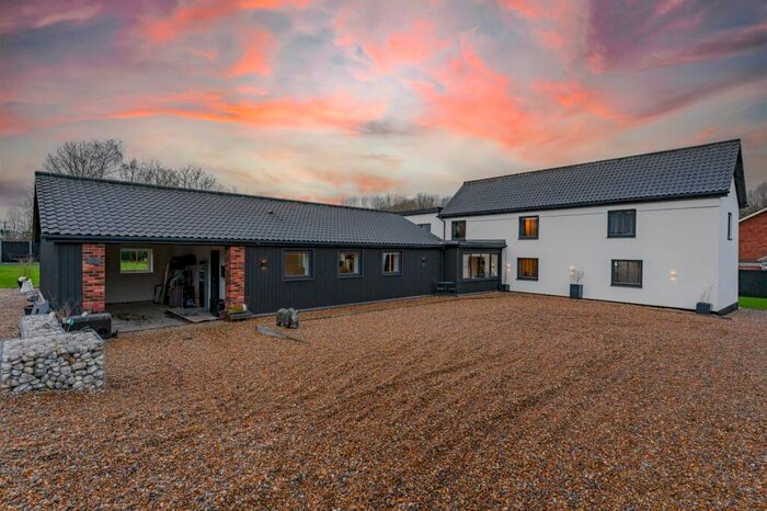 5 Bedroom Detached House For Sale In High Street, Wicklewood, NR18