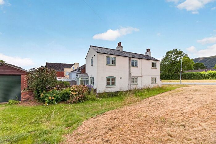 2 Bedroom Semi Detached House For Sale In Poolbrook Road, Malvern, Worcestershire, WR14