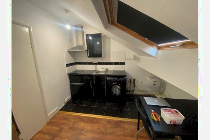 1 Bedroom Studio To Rent In Grange Park Road, Thornton Heath, CR7