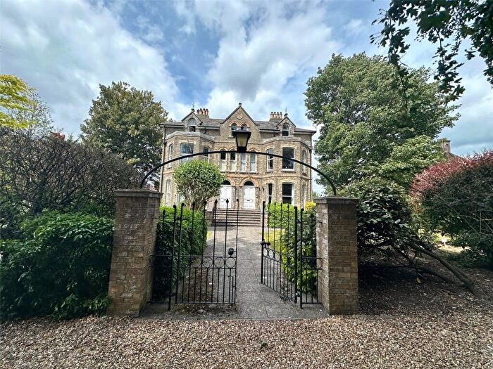 1 Bedroom Apartment For Sale In Elm Grove Road, Salisbury, Wiltshire, SP1