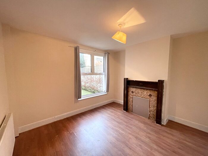 4 Bedroom Terraced House To Rent In Pytchley Street, Northampton, Northamptonshire, NN1