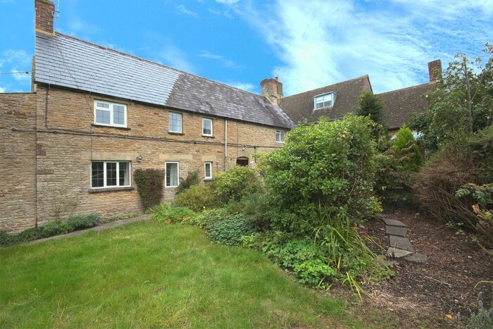 2 Bedroom Semi-Detached House To Rent In Butts Close, Aynho, OX17