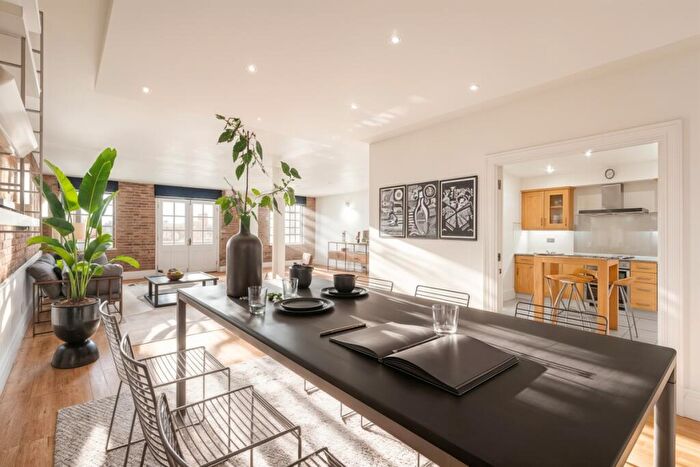 2 Bedroom Apartment For Sale In Great Jubilee Wharf, Wapping, E1W