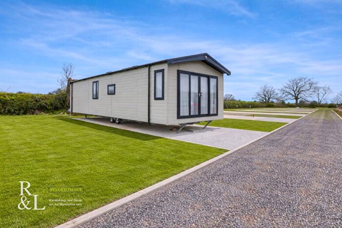 2 Bedroom Chalet For Sale In Bosworth Road, Snarestone, DE12