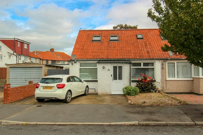 4 Bedroom Semi-Detached House To Rent In Princes Park Circle, Hayes, UB3