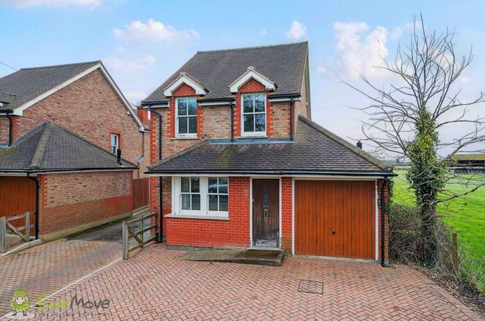 3 Bedroom Detached House For Sale In Manor View Brimpton Road, Brimpton, Reading, Berkshire, RG7