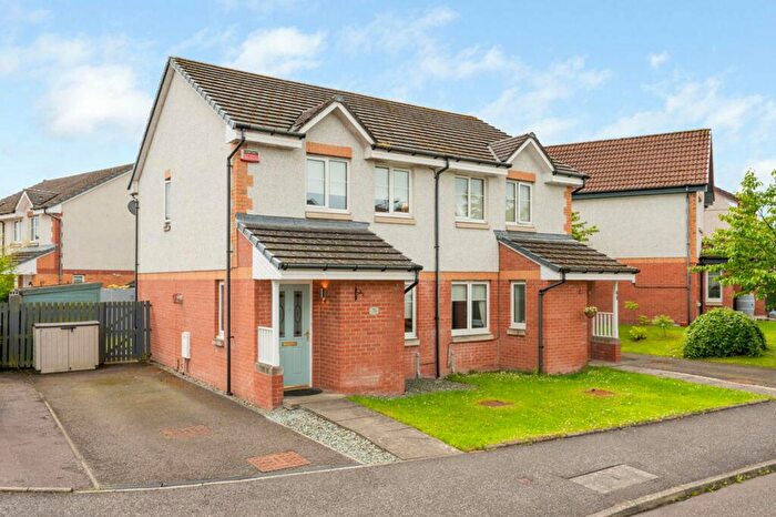 3 Bedroom Semi-Detached House For Sale In Hirst Crescent, Fallin, FK7