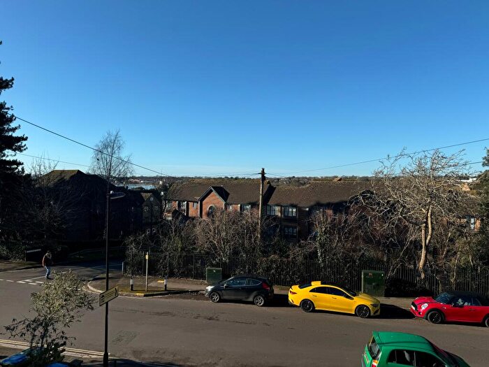 1 Bedroom Maisonette To Rent In Whitworth Crescent, Bitterne Park, SO18
