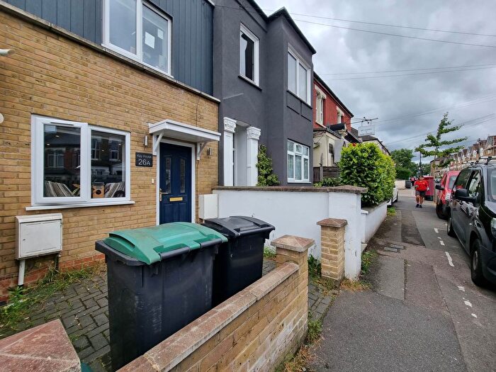 3 Bedroom Terraced House To Rent In Hermitage Road, Manor House, N4