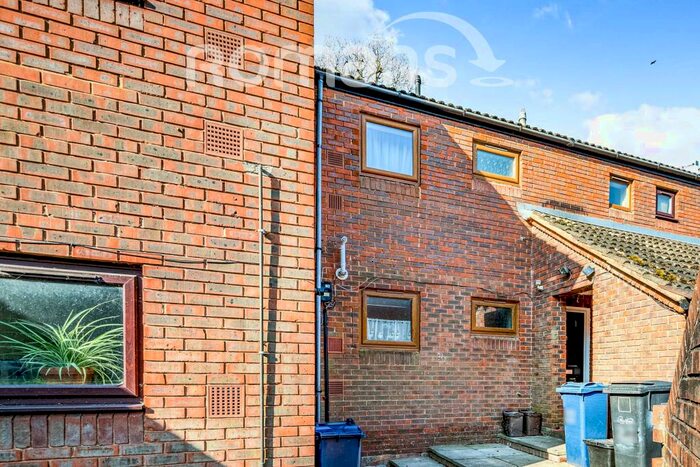 1 Bedroom Apartment To Rent In Simmons Way, Lane End, HP14