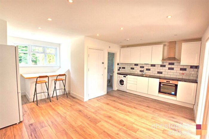 1 Bedroom Flat To Rent In Peartree House, Appleby Street, Cheshunt, Waltham Cross, Hertfordshire, EN7