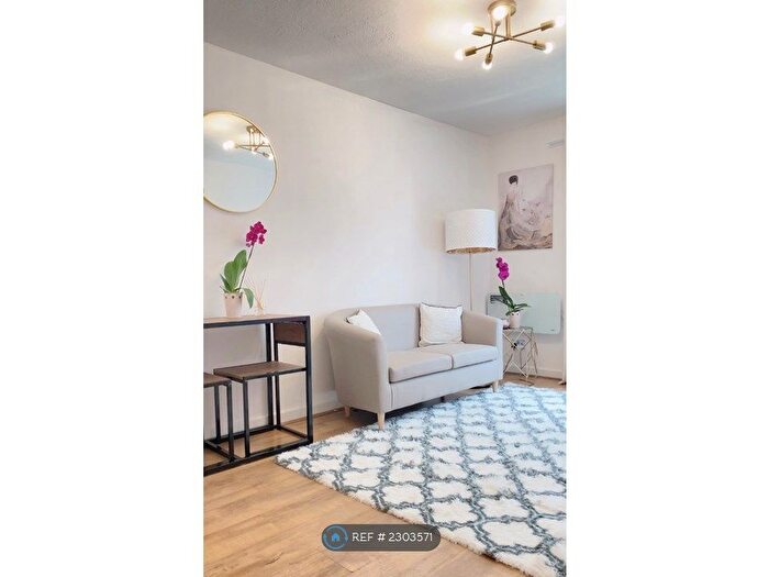 1 Bedroom Flat To Rent In Venice Court, Manchester, M1