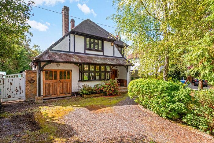 4 Bedroom Detached House For Sale In The Drive, Wallington, SM6