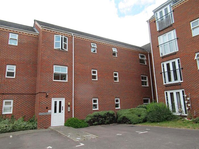 2 Bedroom Apartment To Rent In Alma Road, Banbury, OX16