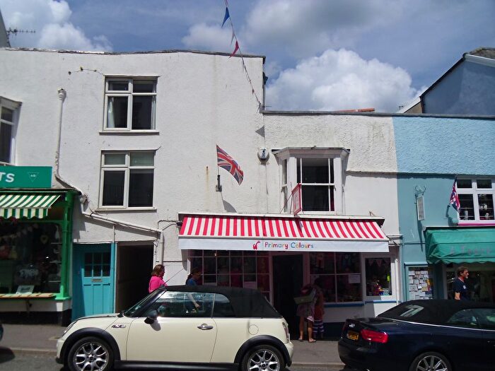 2 Bedroom Flat To Rent In Broad Street, Lyme Regis, Dorset, DT7