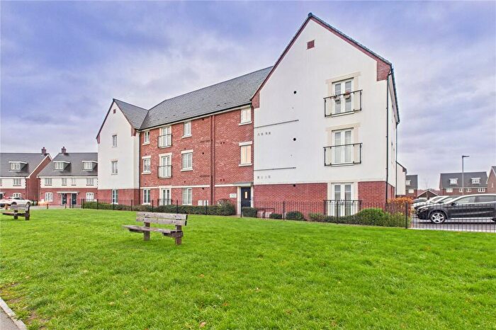 2 Bedroom Apartment To Rent In Tulip Close, Crawley, West Sussex, RH10