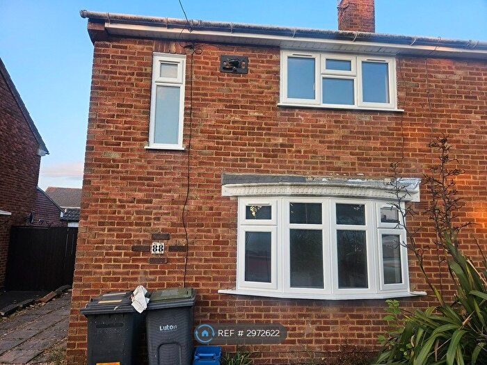 3 Bedroom Semi-detached House To Rent In Lalleford Road, Luton, LU2