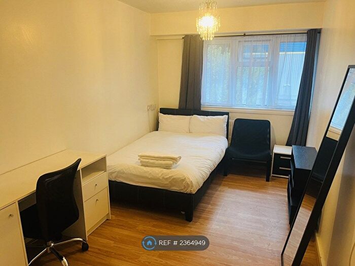 1 Bedroom Flat To Rent In Setchell Way, London, SE1