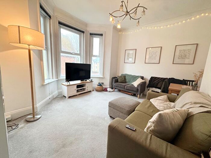 2 Bedroom Flat To Rent In Florence Road, Bournemouth, BH5