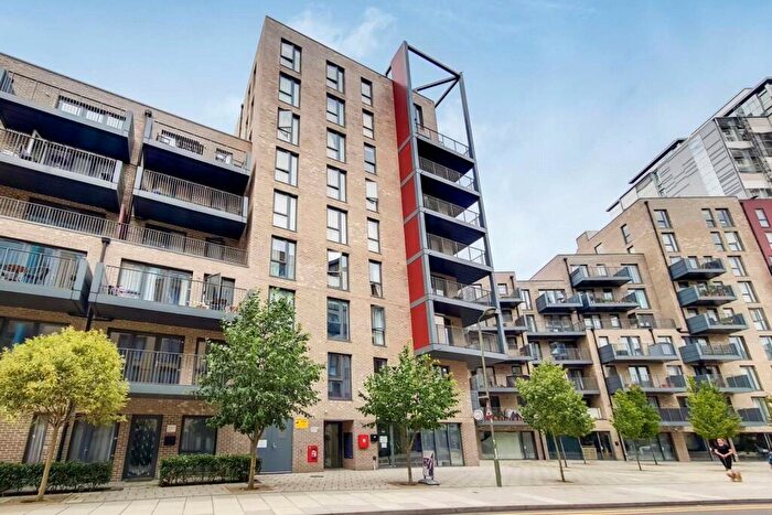 2 Bedroom Flat To Rent In Hitherwood Court, NW9
