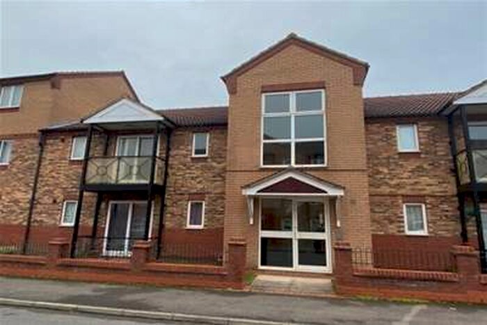 2 Bedroom Flat To Rent In Fewston Way, Lakeside, DN4