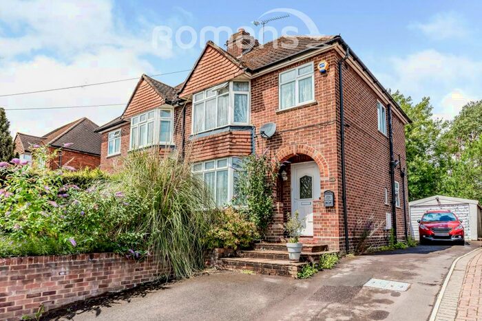 3 Bedroom Semi-Detached House To Rent In Lower Farnham Road, GU12