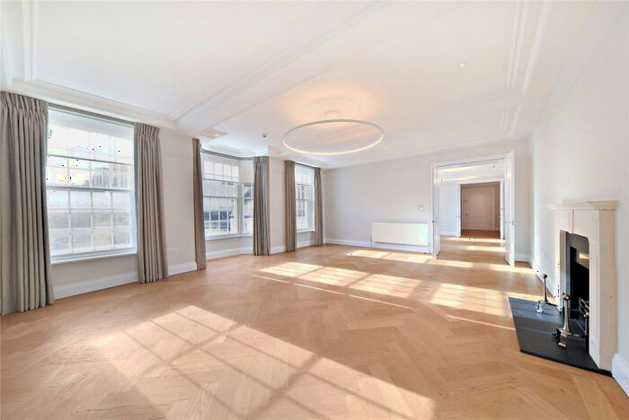 2 Bedroom Flat To Rent In Cadogan Place, London, SW1X