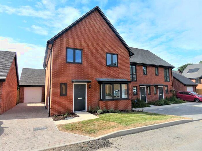 4 Bedroom Detached House To Rent In Waterclose Way, Whiteley, Fareham, PO15