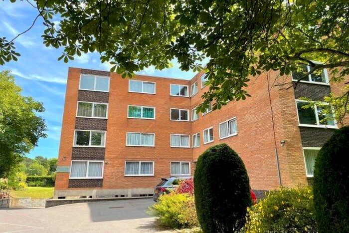 2 Bedroom Flat To Rent In Brooklawn, Manchester, M20