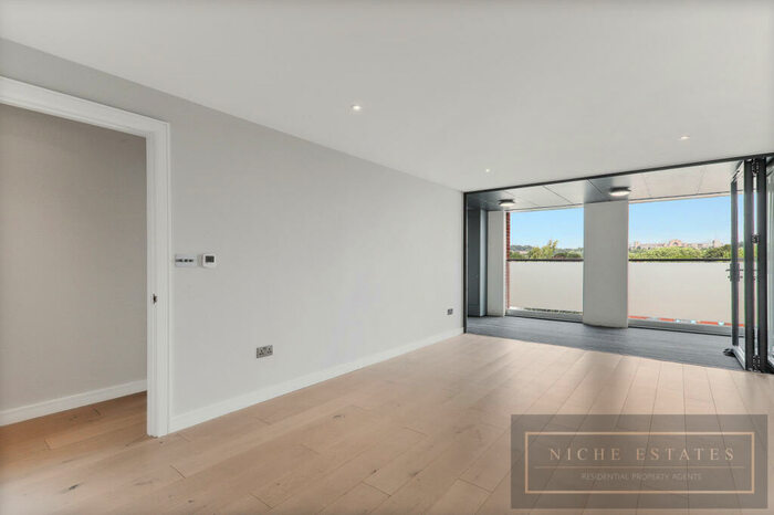 1 Bedroom Apartment To Rent In Homestead Heights, Crouch End, London, N8