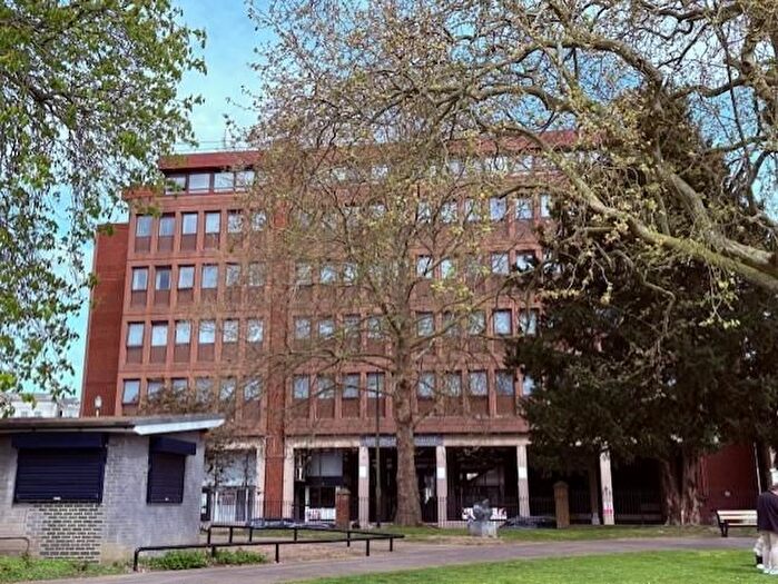 1 Bedroom Flat To Rent In Week Street, Maidstone, ME14