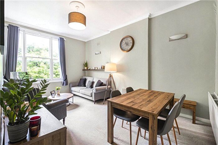 2 Bedroom Flat For Sale In Upper Richmond Road, Putney, SW15