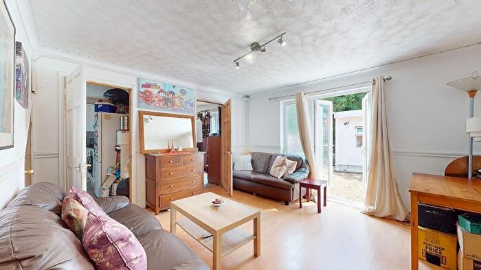 3 Bedroom End Of Terrace House For Sale In Dunnock Road, Beckton, London, E6