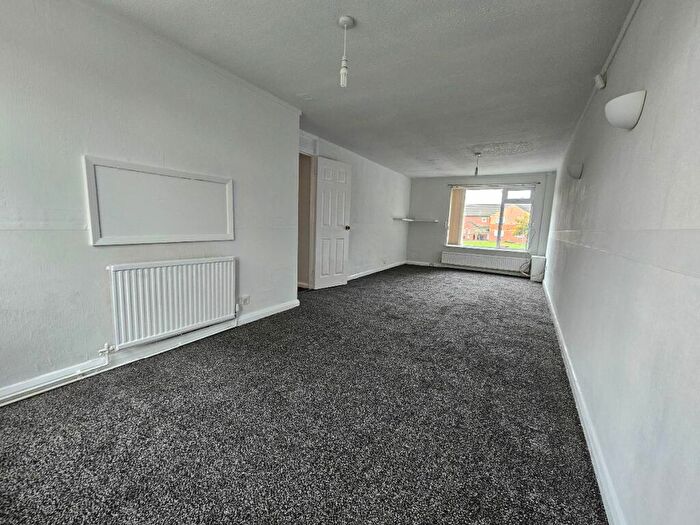 3 Bedroom Flat To Rent In Aston Gardens, Farnworth, Bolton, BL4