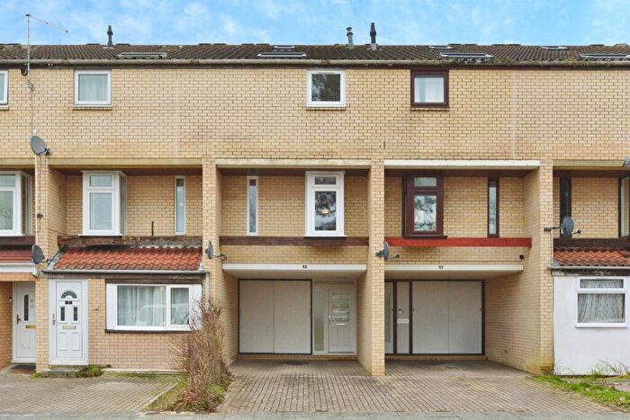3 Bedroom Terraced House For Sale In North Eleventh Street, Milton Keynes, MK9