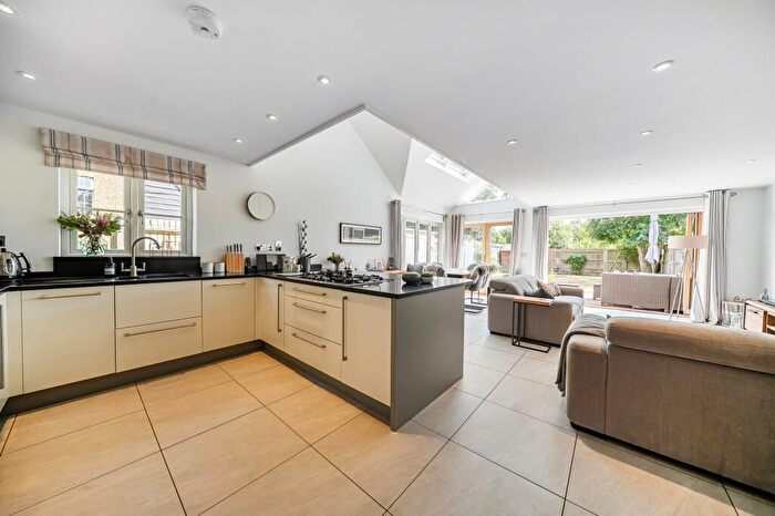 3 Bedroom Semi-Detached House For Sale In Hook Road, North Warnborough, RG29