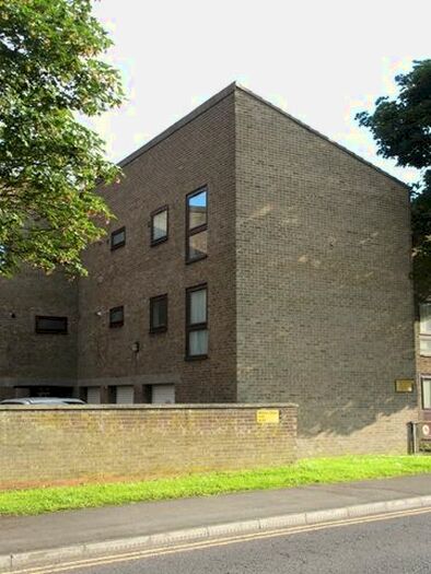 2 Bedroom Flat To Rent In Wilsons Close, Scunthorpe DN15