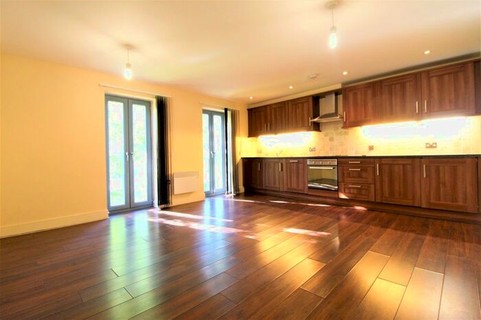 2 Bedroom Flat To Rent In St Lawrence House, Crawshaw Road, Leeds, LS28