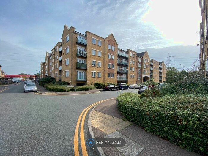 2 Bedroom Flat To Rent In Black Eagle Drive, Northfleet, Gravesend, DA11