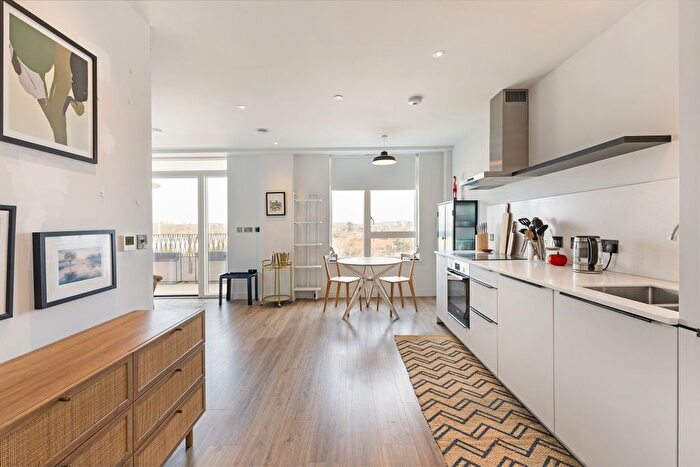 Studio To Rent In Merrion Avenue, Stanmore, HA7