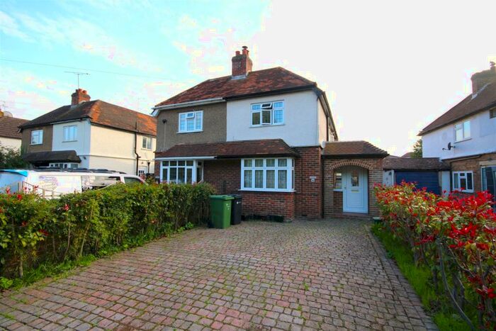 3 Bedroom Semi-Detached House To Rent In Woodlands Road, Guildford, GU1