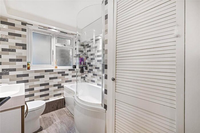 2 Bedroom Apartment For Sale In St. Aubyns, Hove, East Sussex, BN3