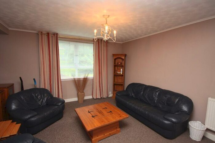 3 Bedroom Flat To Rent In Powis Crescent, Aberdeen, AB24