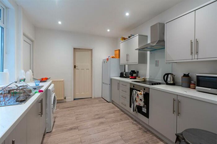 2 Bedroom Flat To Rent In £pppw - Valley View, Jesmond, NE2