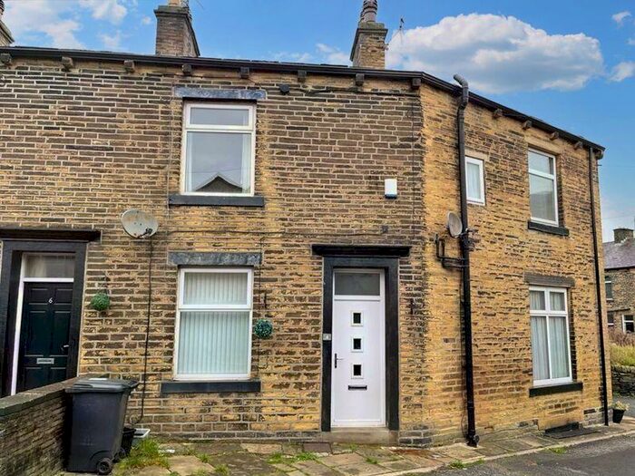 2 Bedroom Terraced House To Rent In Brickfield Lane, Halifax, HX2