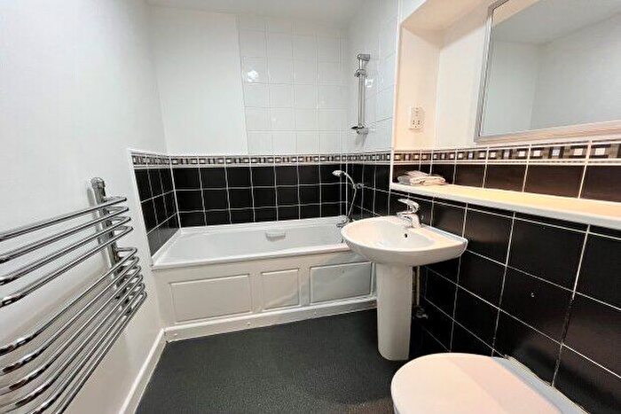 3 Bedroom Flat To Rent In Suffolk Street Queensway, Birmingham, B1